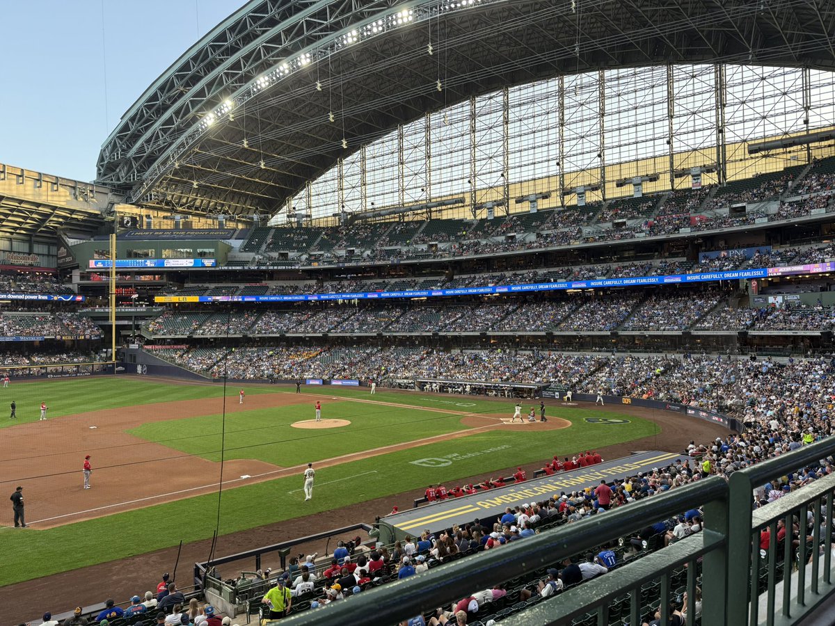 RobbyTC_'s tweet photo. 📍 American Family Field - Milwaukee, WI https://t.co/IRPqutmDhN