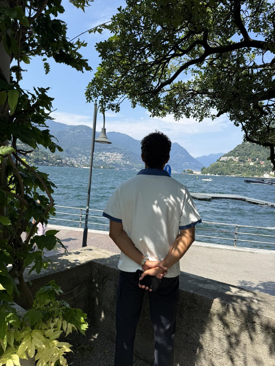 RafaRbarber's tweet photo. Enhorabuena, Luis.

No puedo sentir más felicidad por ti. Este momento es la recompensa a años de profesionalidad, dedicación y constancia.

Y, por encima de todo, gracias.

Un orgullo caminar a tu lado. Disfruta de esta nueva etapa. Te la has ganado, amigo 🤍🤝 https://t.co/mpIBiDgvSq