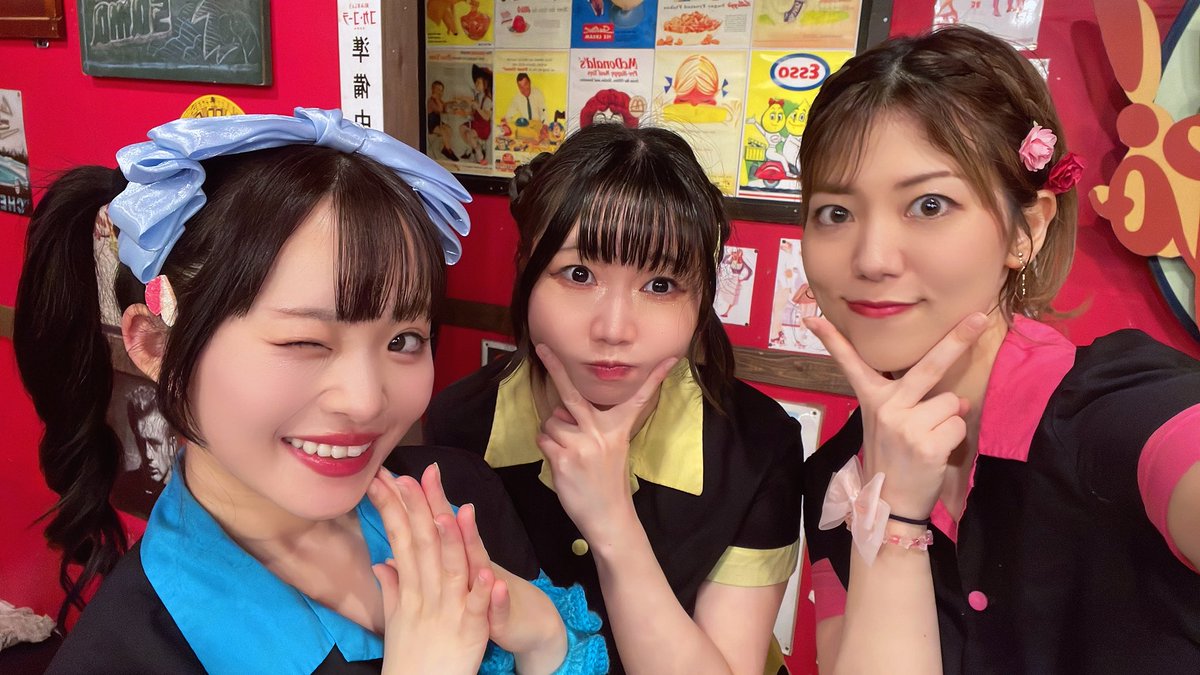 aoi152_a's tweet photo. #栗JET A班2日目ありがとうございました！

ガールズを一緒にやるのは初めてな2人。
さらちゃんは稽古中から毎回動画も写真も撮ってくれてたり、
ひなちゃんはファブリーズ恵んでくれたりゴミ回収してくれたり、、
2人の優しさで生きてます💖
息もバッチリな私たちを観に来てねっ！
明日は16:00公演！ https://t.co/IG2EjM0YlU