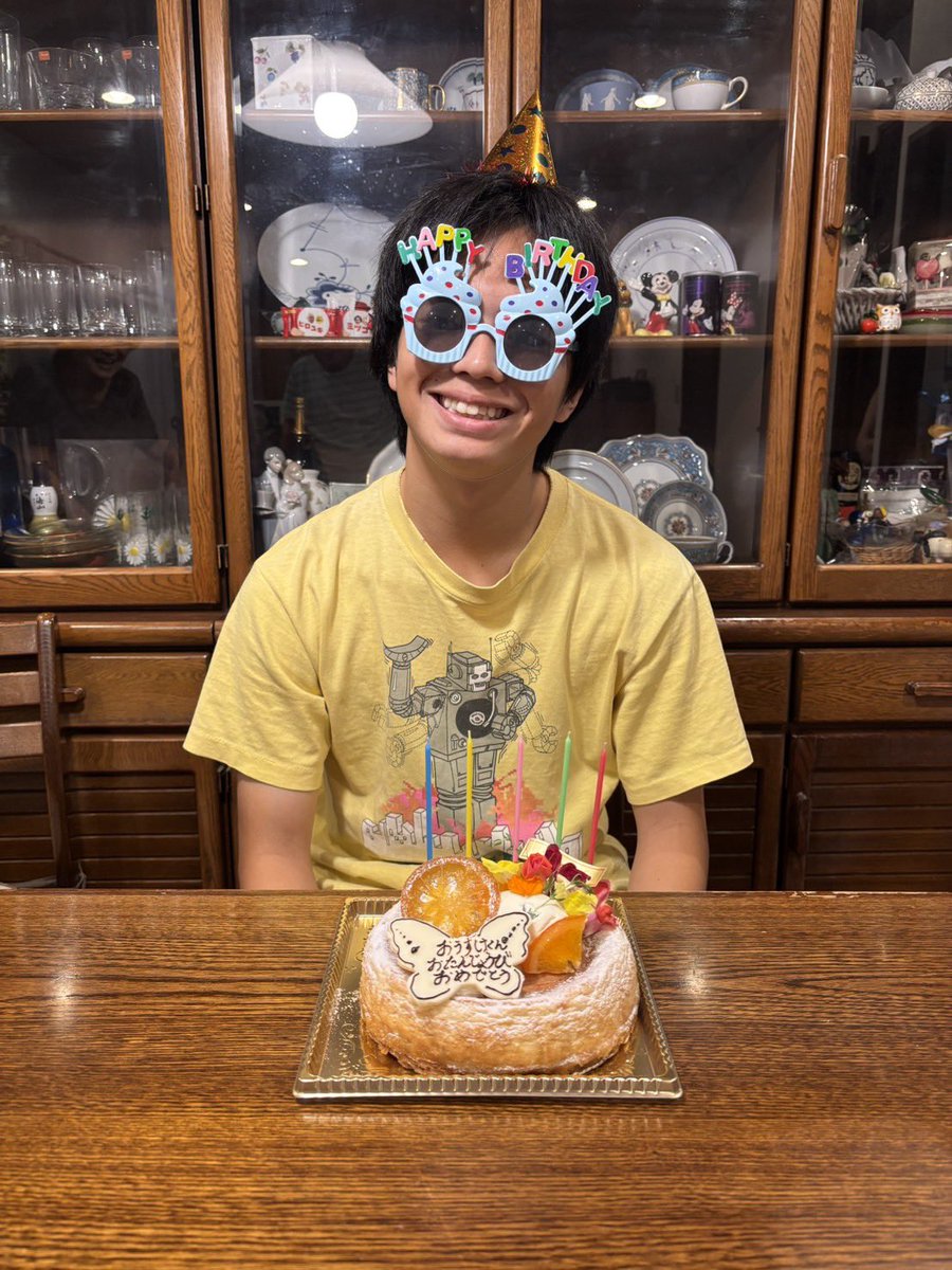 miraclemaker123's tweet photo. 本日バースデー坊やがいたので美味しいケーキを食べましたー🎂
お誕生日おめでとう🎉
楽しい毎日を過ごしたくださいな🇪🇸 https://t.co/jxnl9d7oMu