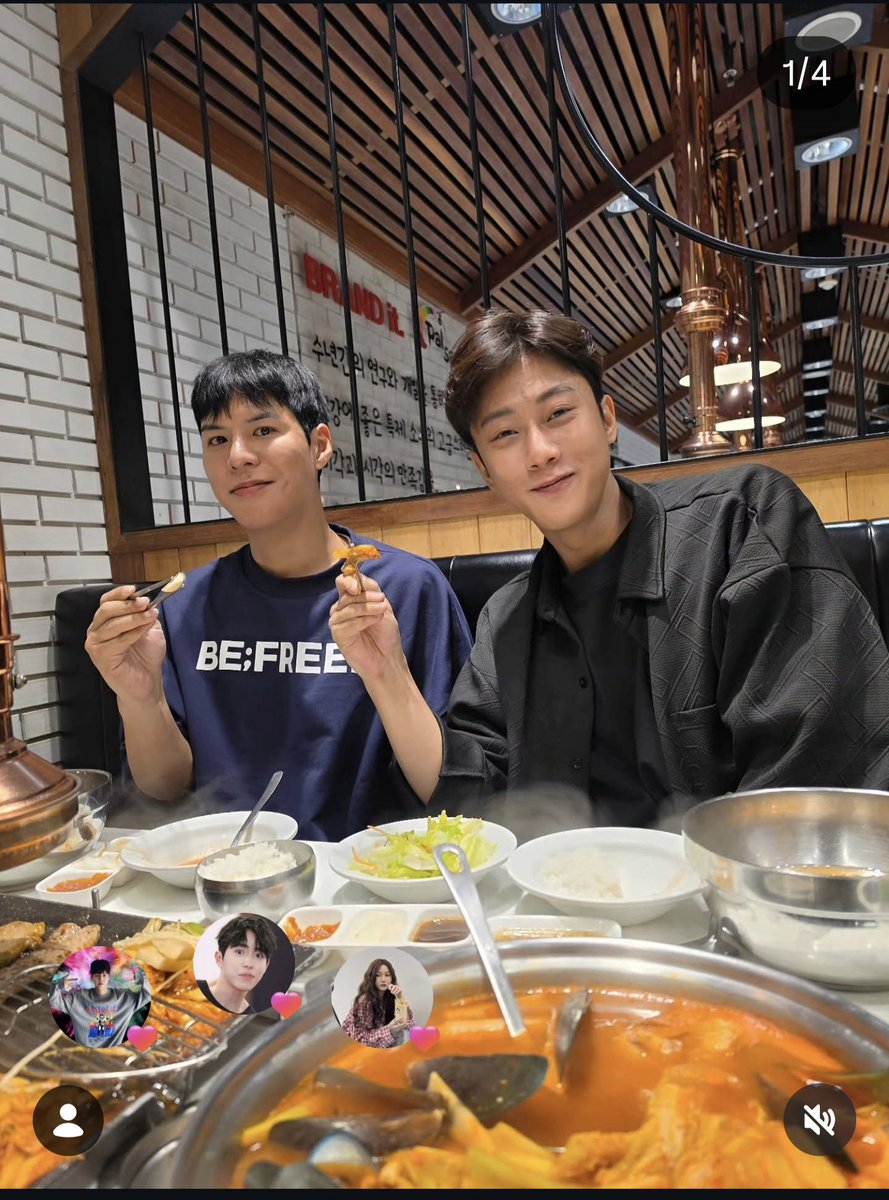Puupae90's tweet photo. หืมมมม ยังไงคะ พี่ลงรูปคู่บ่อยมาก คลั่งรักหรือว่ายังไง 🤭🤭🤫🤫 #คัลแลนพี่จอง #คัลแลน #พี่จอง #พี่จองคัลแลน 🩷💙 https://t.co/2y683Tngz1