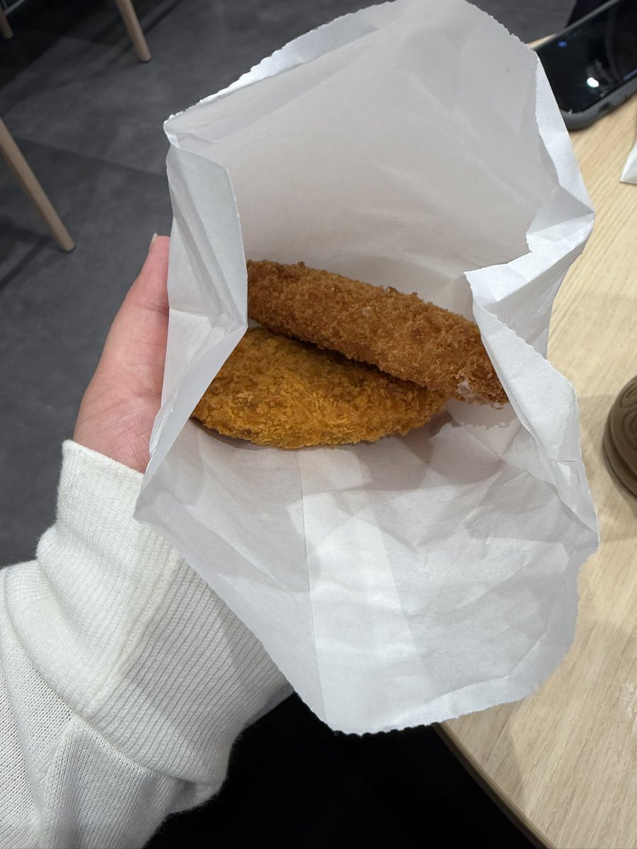 masuisany2hl's tweet photo. お昼を除いて今日1日食べたものin名古屋 https://t.co/jjXzjLhQVA