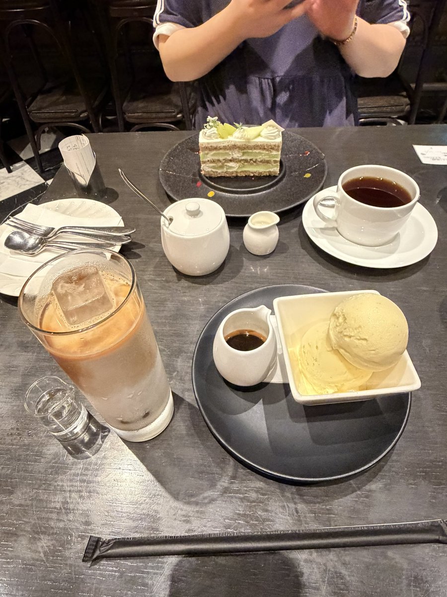 masuisany2hl's tweet photo. お昼を除いて今日1日食べたものin名古屋 https://t.co/jjXzjLhQVA