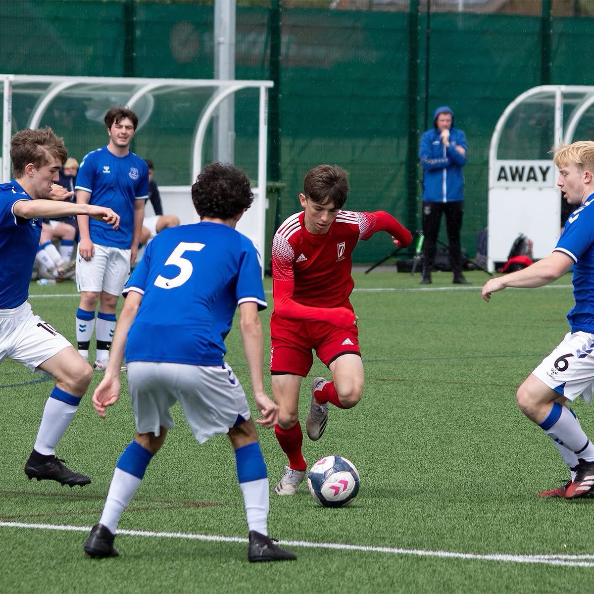 7EliteAcademyUK's tweet photo. THROWBACK THURSDAY 🇬🇧🇺🇸🇿🇦 We're looking back at 2021, when our college players took on @EvertonCollege as part of a their league schedule 🏆

JOIN US 👇
🌐 https://t.co/J66pk5WiQ3
📲 DM
📩 uk@7eliteacademy.com

#7EliteAcademyUK | #PlayerPathway | #LiverpoolGrassrootsFootball https://t.co/h5ICu96CWm