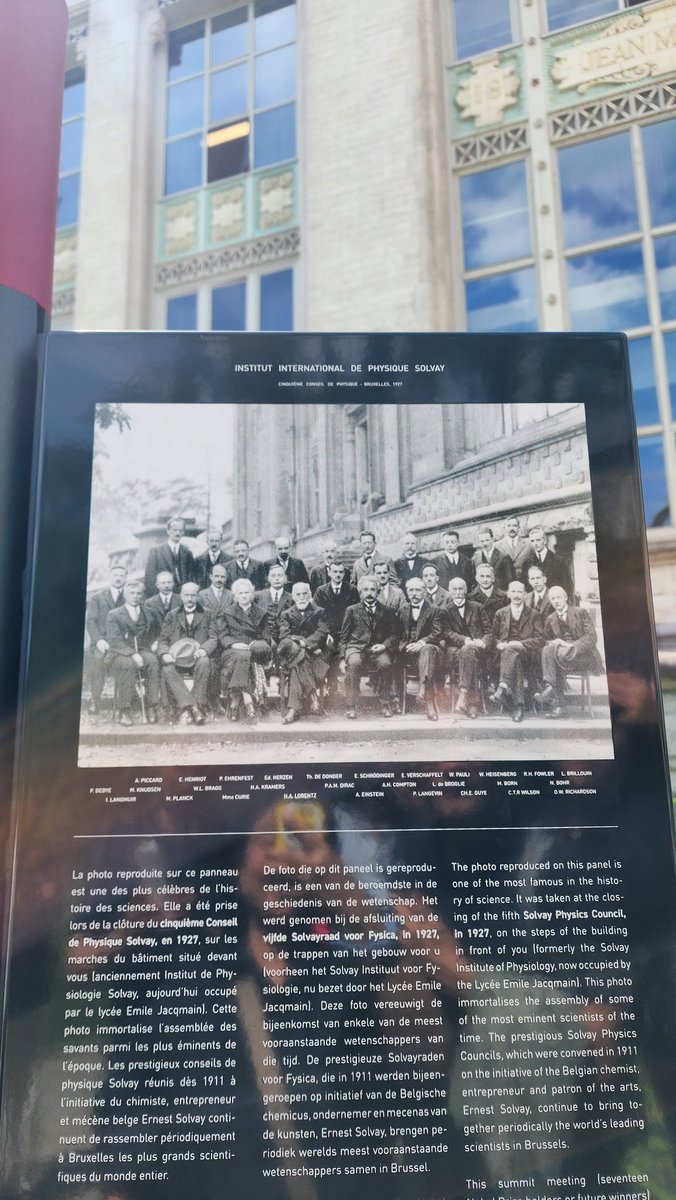 natosdanco's tweet photo. 잠시 들린 솔베이(SOLVAY)
그림으로만 보던 사진을 실제 보다니. 저 장소 그대로 퀴리부인 자리에서 사진찍음 ㅎ

저녁은 오래된, 현지인이 추천해준 식당 '레온Leon'에서 홍합찜 먹음. 여기 홍합찜은 언제나 맛있음 ㅠ
그리고 지나가는 BTS 봄 ㅋㅋㅋ 여기서 공연이 있었다니;;
#벨기에���날식사_저녁 https://t.co/E09Ks4kjnQ