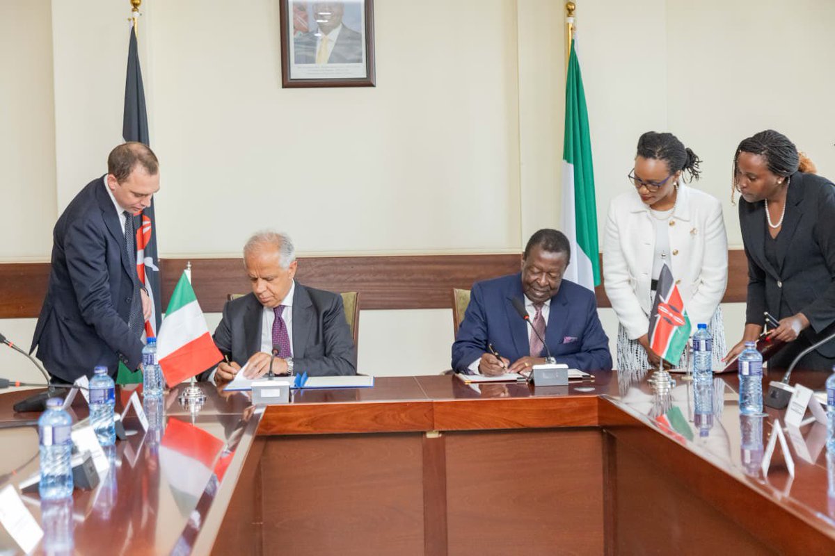 roselinenjogu's tweet photo. Kenya and Italy today have signed a migration and mobility MOU. This MOU creates a structure for Kazi Majuu to Italy, a framework to combat irregular/illegal migration, and to protect the welfare of Kenyans working in Italy. This win-win arrangement synergizes labour market disparities.