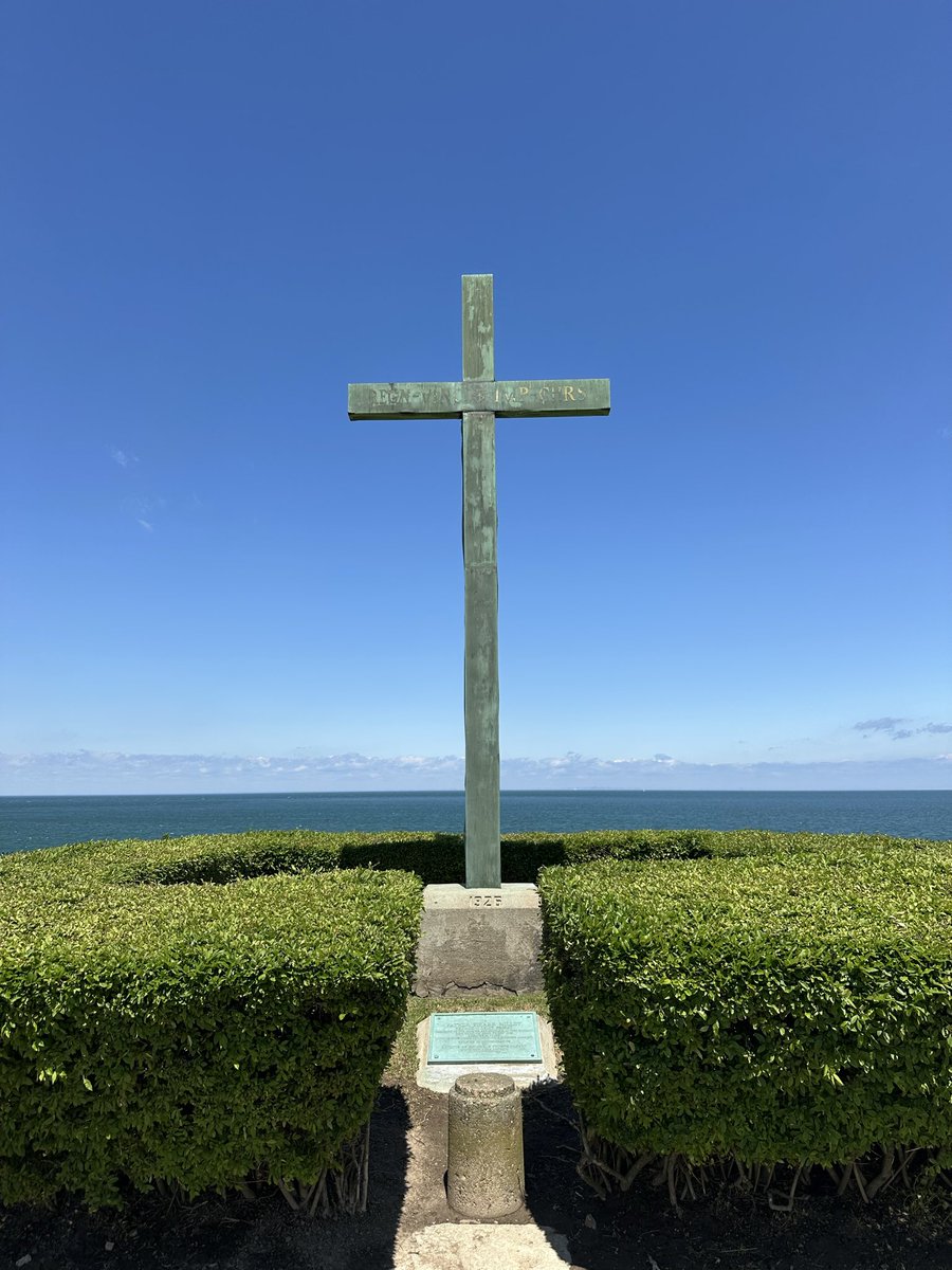 BSalts15's tweet photo. “The beautiful stops the viewer in his tracks and then plants within him a desire to speak to others of what he has seen.” — Hans Urs von Balthasar https://t.co/HdZWOXjVCt