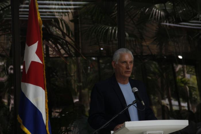 PasionXCuba2022's tweet photo. @DiazCanelB: «#Cuba🇨🇺 necesita de ustedes, necesita de su inteligencia, de su entrega y de su compromiso»

#PasiónXCuba #CubaEstáFirme https://t.co/58MP4tLJ41