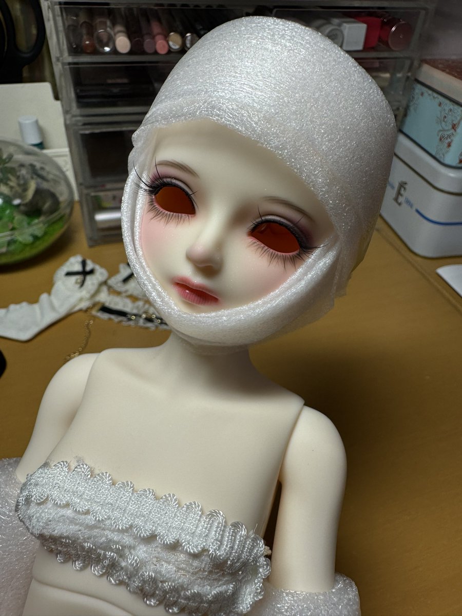 ayanon6822's tweet photo. メイク可愛くてどタイプです❣️
初のピンクスキン、血色感があってかわいいなぁ
付属のアイもありましたがとりあえず準備しておいた猫目を付けました、これ気に入ったからもう1つ欲しい(><)✨
#myoudoll #黒猫zuzana https://t.co/9tGJzOONf7