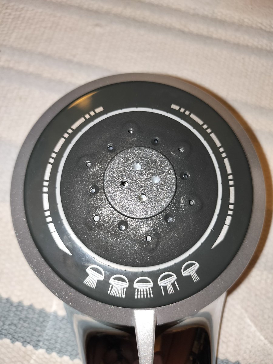 karusugi's tweet photo. マイクロナノバブルシャワーヘッド、初購入。
これはお試しが難しい商品なので、お安いやつを購入。
吐出パターン色々あるので試す。普段通りに風呂終了。
ん？脱脂された感があってサッパリ感爆上がりwww
時短になるのは間違いなさそうです。 https://t.co/l5R0cbqVSX