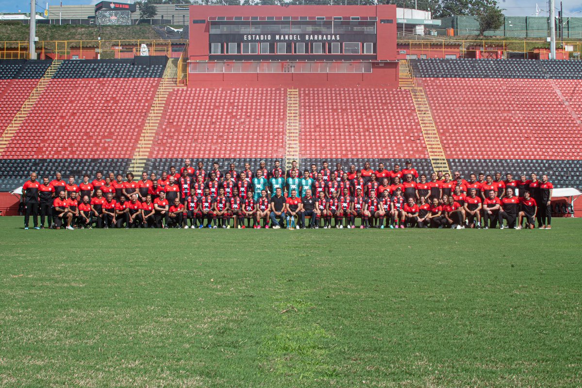 ECVitoria's tweet photo. OS CAMPEÕES DA COPA DO NORDESTE 2026 🔴⚫️🦁

📸: Yuri Couto / EC Vitória

#PegaLeão #MaiorCampeãoDoNE #ECVitória https://t.co/jq6sLiwJ8s