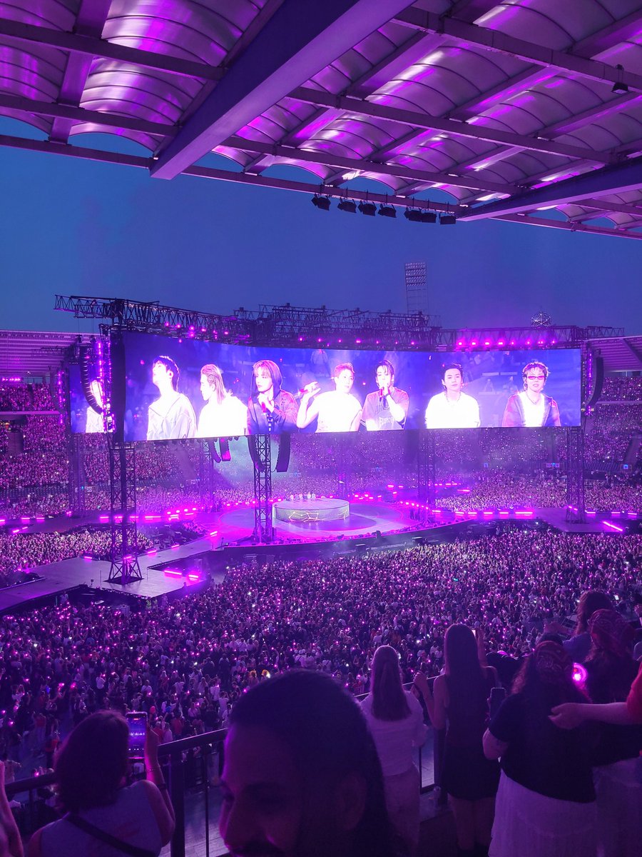 kitkatkm22's tweet photo. My entire body hurts and I'm exhausted, but again so worth it.  Just got home from Brussels and wish we could have gone for round 2! Our "cheap" seats were soooo good, benefit of a small stadium.  💜💜💜💜💜💜💜 https://t.co/ts7lFpZI0T