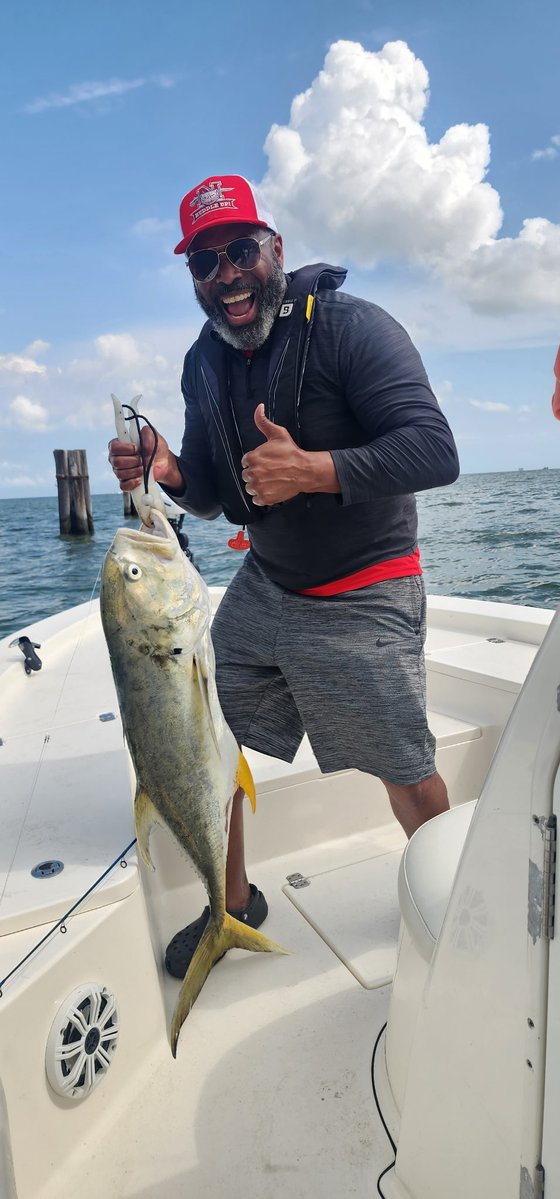 calvinmackie's tweet photo. Good day on the water in Cocodrie, LA with good friends, Leonard and Kevin!! Fought a monster bull red and specs were poppin!! https://t.co/zY4qZk51CZ