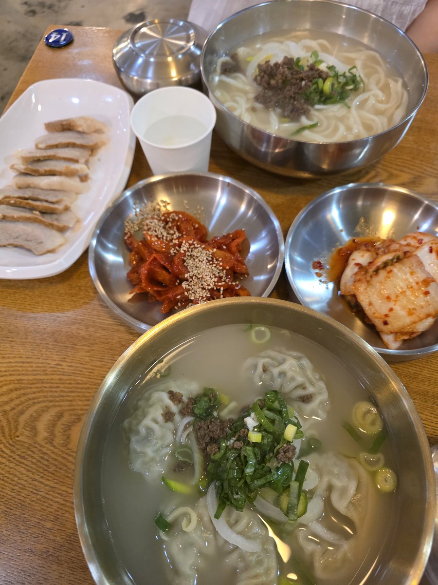 rvvorge's tweet photo. 엠카 사녹부터 생방까지 기모띠하게 즐겼습니다♡♡ https://t.co/dd0LHCFfBK