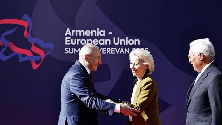 igorkushnarev2's tweet photo. ЕС применит к Армении опыт Украины, заявила Урсула фон дер Ляйен

У Евросоюза, по её словам, в этой сфере "большой опыт на примерах Украины и Молдовы" https://t.co/6cwelxc8S8