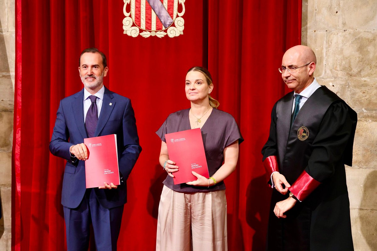 ParlamentIB's tweet photo. El presidente del Parlamento de las Illes Balears, Gabriel Le Senne (@glesenne), ha asistido hoy a la presentación de la Memoria de Actividades 2025 del Consejo Consultivo de las Illes Balears, celebrada en la Capilla del Consolat de la Mar. https://t.co/ppIm7tsGDY