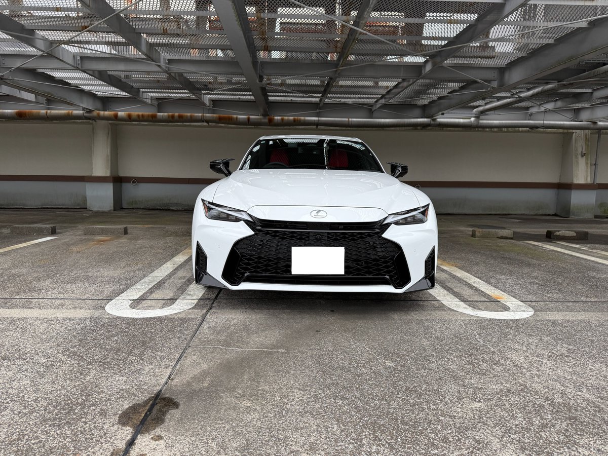 HIRO_GRX's tweet photo. 駐車場に停めた愛車を振り返ってみるあるある
なんとなしに写真を撮影するあるある

この二つはあるある？ https://t.co/Dus2gYHQdE