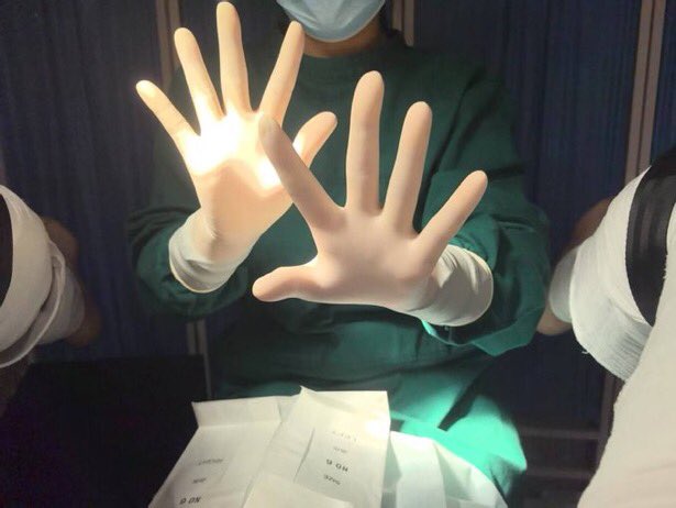 zhua1998's tweet photo. 🧤🧤#手套 #手套控 #医疗调教 https://t.co/ihsARna57E