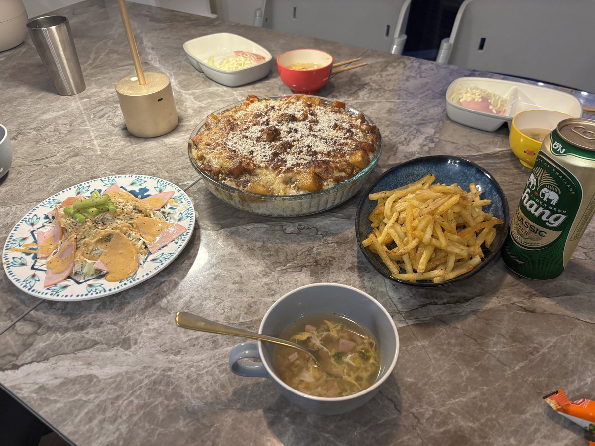 SSMI0114's tweet photo. 今日は近所で油そば
昨日はお家焼肉
一昨日はカレードリアからのカレーw
タイのビールと共に過ごしたココ数日
美味いよねー
 #晩酌
 #Twitter晩酌部
 #タイビール
 #シンハー
 #チャーン https://t.co/5fb0dLTFbR