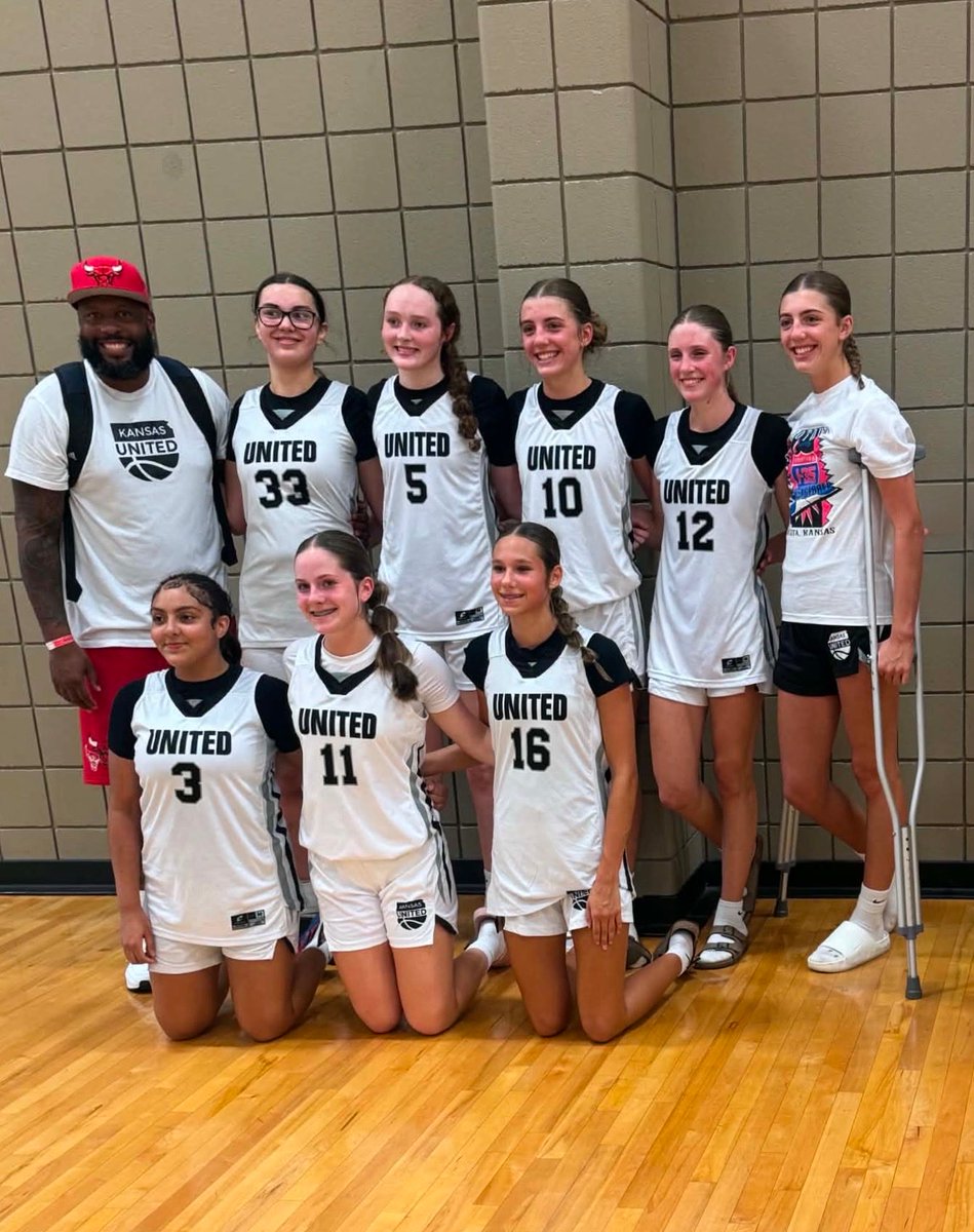 kansas_united's tweet photo. KS United had a great weekend on the court! Thank you to I-35 for working to make this one of the best events. It was great preparation for us as we head into one of the top circuits in the country, P24/S40 (Select Events) for NCAA viewings.
Ohio/Louisville here we come! https://t.co/HvEg5pAwmF