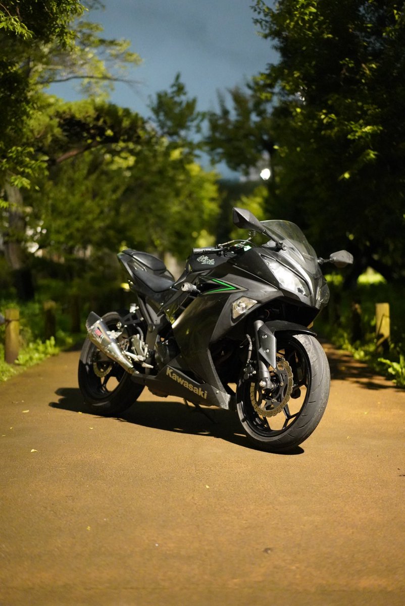 PO_9595's tweet photo. 免許取って夜のツーリングして写真撮ってもらってきた

バイクたのしぃ https://t.co/wvxGa22FRX