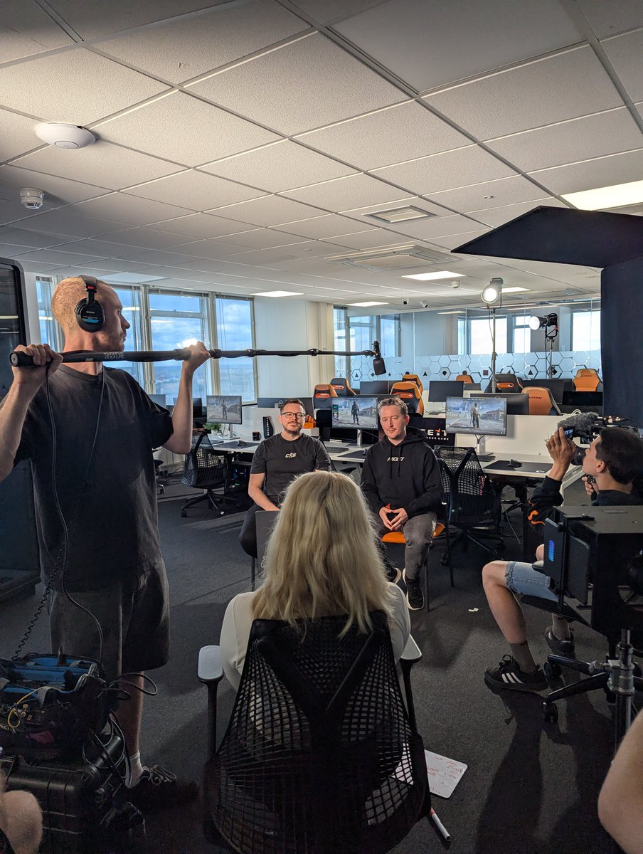 _rchh's tweet photo. Just me and @FaceitDerek yapping about @FACEIT Season 9. The bloopers reel gunna be 🔥 https://t.co/i8uQANbzs5