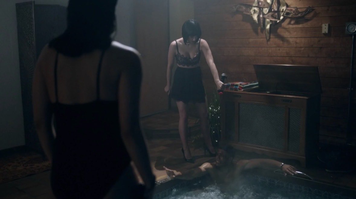 livaldovinos's tweet photo. the sticky maple plotline of Riverdale season 1, how it breaks the show and is a clear example of white male writers not understanding racial stereotypes and female sexuality

(thread) 

NSFW, discussions of sexual assault(s) https://t.co/WctHNbFGgO