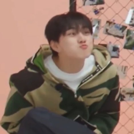 yamkkuwon's tweet photo. “what jungwon see, jungwon do..” https://t.co/ACEdqkXq4I