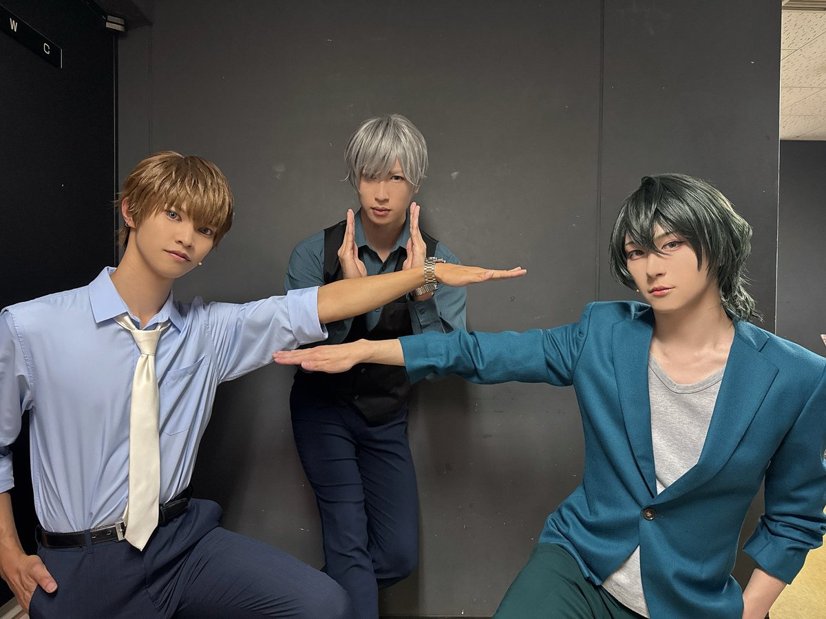 hide_orito_JUNK's tweet photo. #スタンドマイヒーローズ
#舞台スタマイ
２日目終幕。

昔歳を想わせる雨模様でしたが
回を重ねるごとに皆様との親密度も上がっていますね。

ステージ上にも皆様の熱い眼差しが伝わってきてより一層気が引き締まる想いです。
明日はどんな昔歳の物語をお届けできるのか。
劇場で目撃してくださいね。 https://t.co/Skk7TKep3z