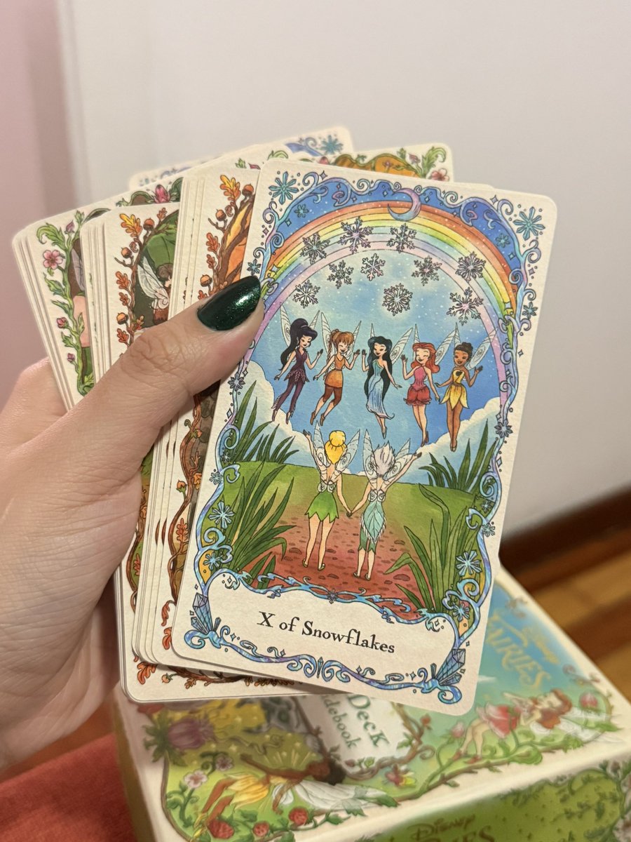 soleil_mystic's tweet photo. agora que estou voltando a atender posso compartilhar com vocês meu deck novo que vocês verão no método vale das fadas sim... temos o deck das fadas... temos o tarot da sininho!!! depois de 60 dias de espera https://t.co/SDW0ZNzvzX