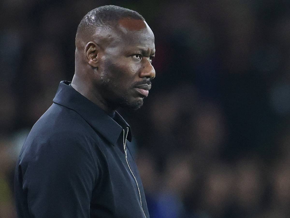 youssefamz13's tweet photo. Il est temps de rejoindre votre mentor Augustin Senghor dans l'oubli. Vous avez sali le football africain en janvier, et personne ne l'oubliera.

Le football est un sport de respect, de fair-play et de valeurs. Pourtant, vous avez bafoué chacun de ces principes. Vous avez contribué à créer une atmosphère détestable entre deux peuples, en profitant du formidable accueil du Maroc pour construire un narratif victimaire relayé à grande échelle par une agence de communication française, certains médias et les réseaux sociaux.

Hier encore, aux États-Unis, vous avez démontré que lorsque les règles sont appliquées avec fermeté, elles sont respectées. La FIFA n'est pas la CAF.

Il est temps que la CAF se réforme en profondeur, fasse preuve d'autorité et mette fin aux logiques de clans et à la culture de la peur qui freinent le développement du football africain.