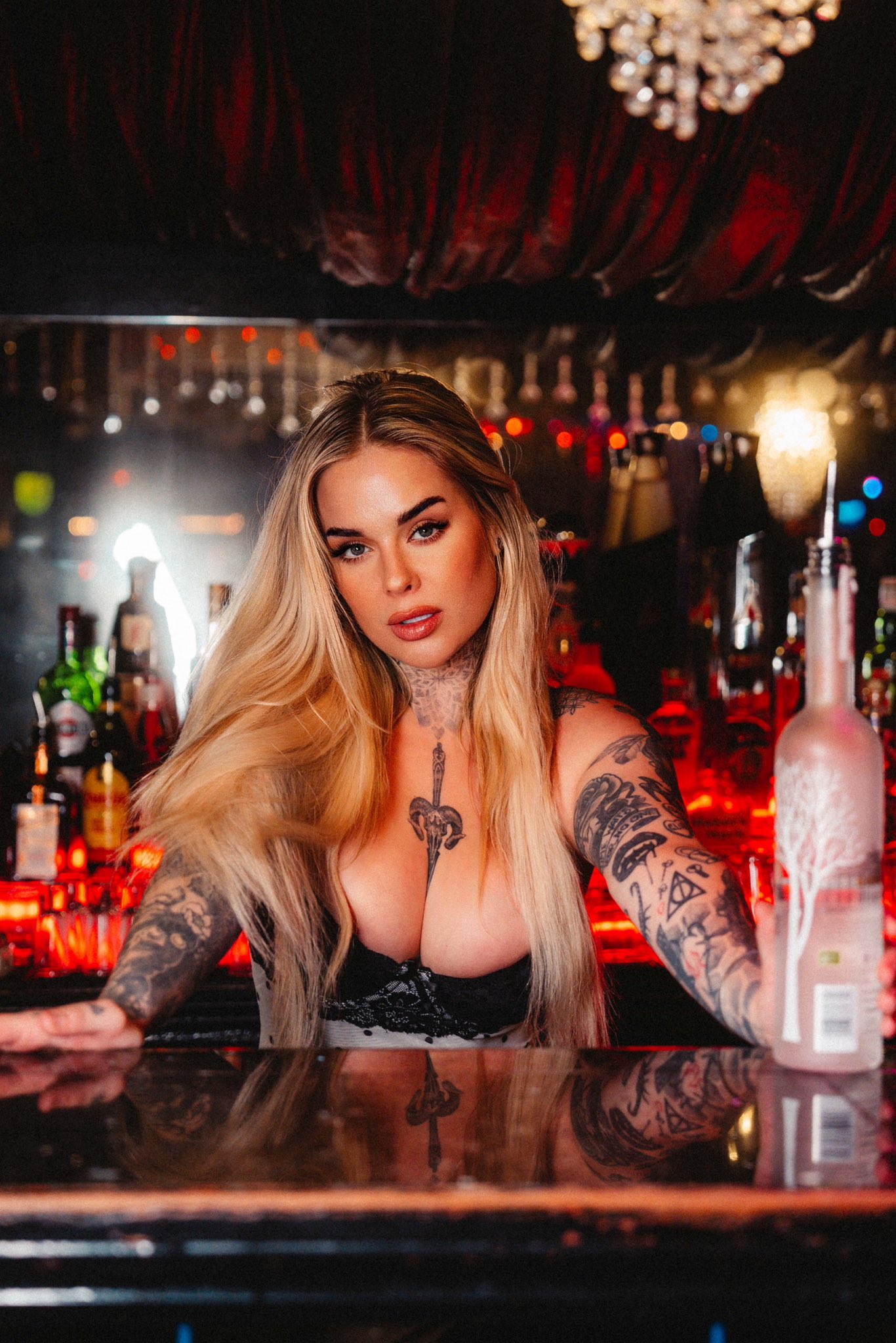 POV - i’m your barmaid https://t.co/O1rCz0zqtb