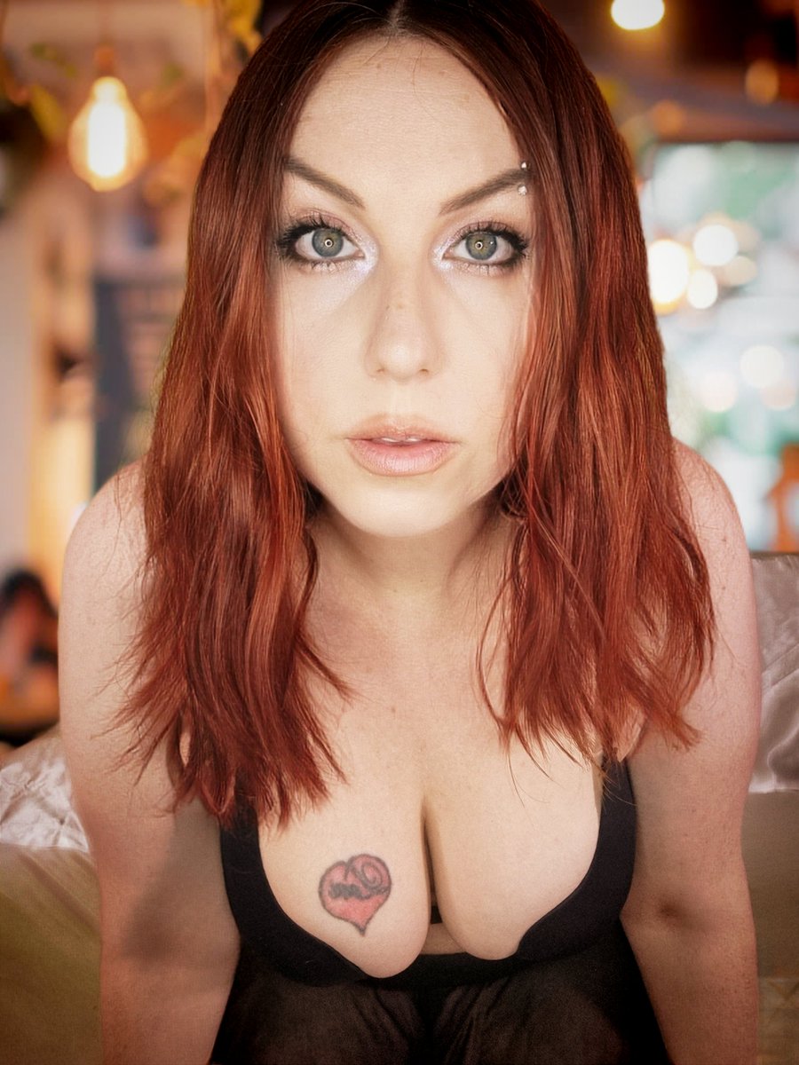 MissGoddess2u's tweet photo. you'll do the thing you swore you wouldn't eventually

Not because I pushed you to do it in any way

But because I looked at you and you crumbled 😈 https://t.co/lFtXBMxkWT