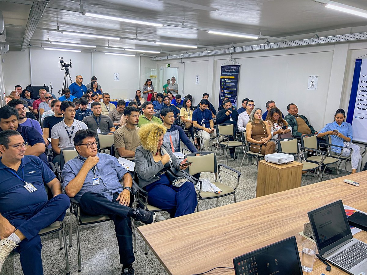 fecomercioap's tweet photo. 🔹 Fecomércio/AP participa de seminário pelos 90 anos do IBGE

👉 Leia mais: https://t.co/xZNHhyCOYs https://t.co/UCBCVxHXdj