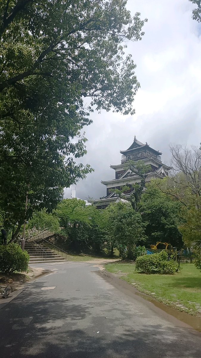 AkiraAkizuki917's tweet photo. さて。
某所でバラしてネタとしての役割は果たしたので写真投下。
今回の旅先は広島でしたー！

役者として何年もずっと平和記念資料館に行きたかったので、とある人の地元だったのは偶然です。
紹介動画を見させられて後押しはされたけどね！
#アキラ散歩 https://t.co/evPM9Xx8nU