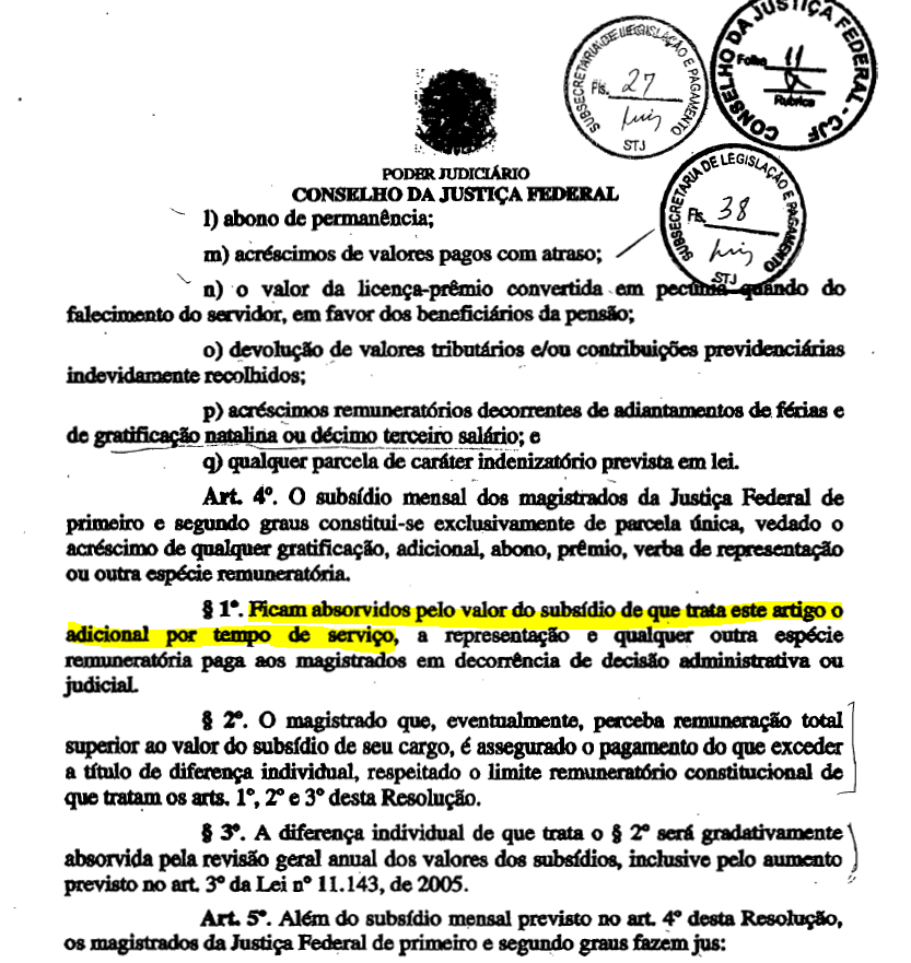 RicardoBerezin's tweet photo. Novo tuíte fixado, porque esse novo penduricalho ainda vai gerar muita confusão nos próximos anos - e transferir muito dinheiro dos mais pobres para os mais ricos

Faltou mencionar um detalhe importante: por ser classificado como indenizatório, o PVTAC também é isento de Imposto de Renda. E seguem os recibos:

1 - Voto do STF, de 2026, autorizando o pagamento simultâneo de dois benefícios que remuneram exatamente a mesma coisa: tempo de serviço. A justificativa? O PVTAC é indenizatório, enquanto o ATS é remuneratório. Mas quem decidiu que o PVTAC é indenizatório mesmo? Pois é

2 - Resolução do CNJ, de 2005, afirmando expressamente que o ATS foi absorvido pelos subsídios da magistratura. Ou seja: todos passaram a recebê-lo de forma incorporada à remuneração