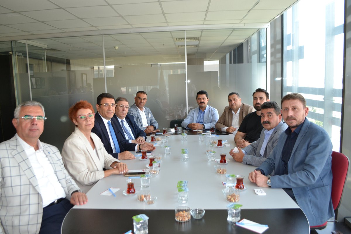 orsiadorgtr's tweet photo. Demokrasi ve Atılım (DEVA) Partisi Genel Başkan vekili, eski Hazine Müsteşarı Sayın İbrahim Halil Çanakcı ve beraberindeki heyet,
Derneğimize ziyarette bulundu. Nazik ziyaretleri için teşekkür ederiz. Ziyarette sivil toplum kuruluşlarının öneminden bahsedildi. #orsiad #devaparti https://t.co/EQ8SUVbQWA