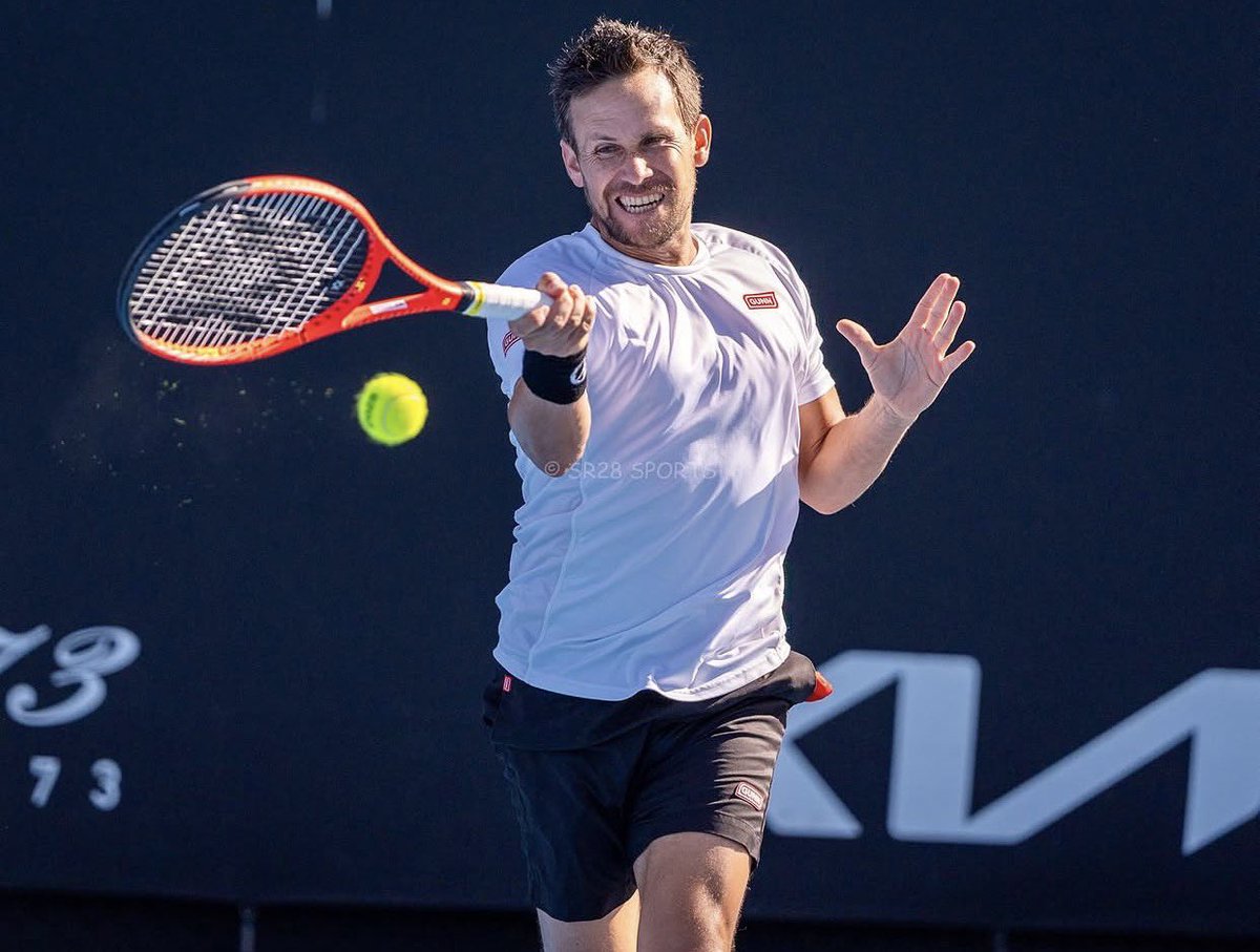 ivabianconero's tweet photo. Primera victoria mexicana👏

Buen debut en #Wimbledon para la pareja de @micky_rv 🇲🇽 e Ivan Liutarevich🇧🇾 al derrotar a Kittay/Romios 6-1 6-3

⏩️Jugarán en 2da ronda ante Krajicek/Mektic https://t.co/VIJam9wmwH