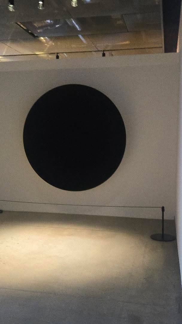 Studio_De_Wilde's tweet photo. One of my pioneering nanotechnology based blackest-black artworks is on view at Fundación Telefonica.

Research and development started in 2008 (Rice/NASA).

In 2016, British artist Anish Kapoor secured the exclusive artistic rights to Vantablack; a commercial ripoff. https://t.co/FnSRB2AS24