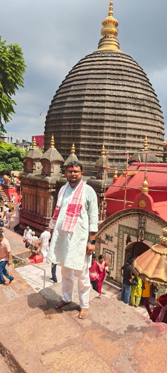 BhaskarKumarCh8's tweet photo. 📍गुवाहाटी प्रवास के दौरान माँ कामाख्या देवी के पावन दरबार में दर्शन एवं पूजा-अर्चना करने का सौभाग्य प्राप्त हुआ।
माँ के चरणों में उपस्थित होकर मन को अपार शांति, श्रद्धा और सकारात्मक ऊर्जा का अनुभव हुआ।
माता रानी की असीम कृपा बनी 
जय माँ कामाख्या। 🙏🌺🚩
#जयमाँकामाख्या #Kamakhya https://t.co/E3xwJeWTbW