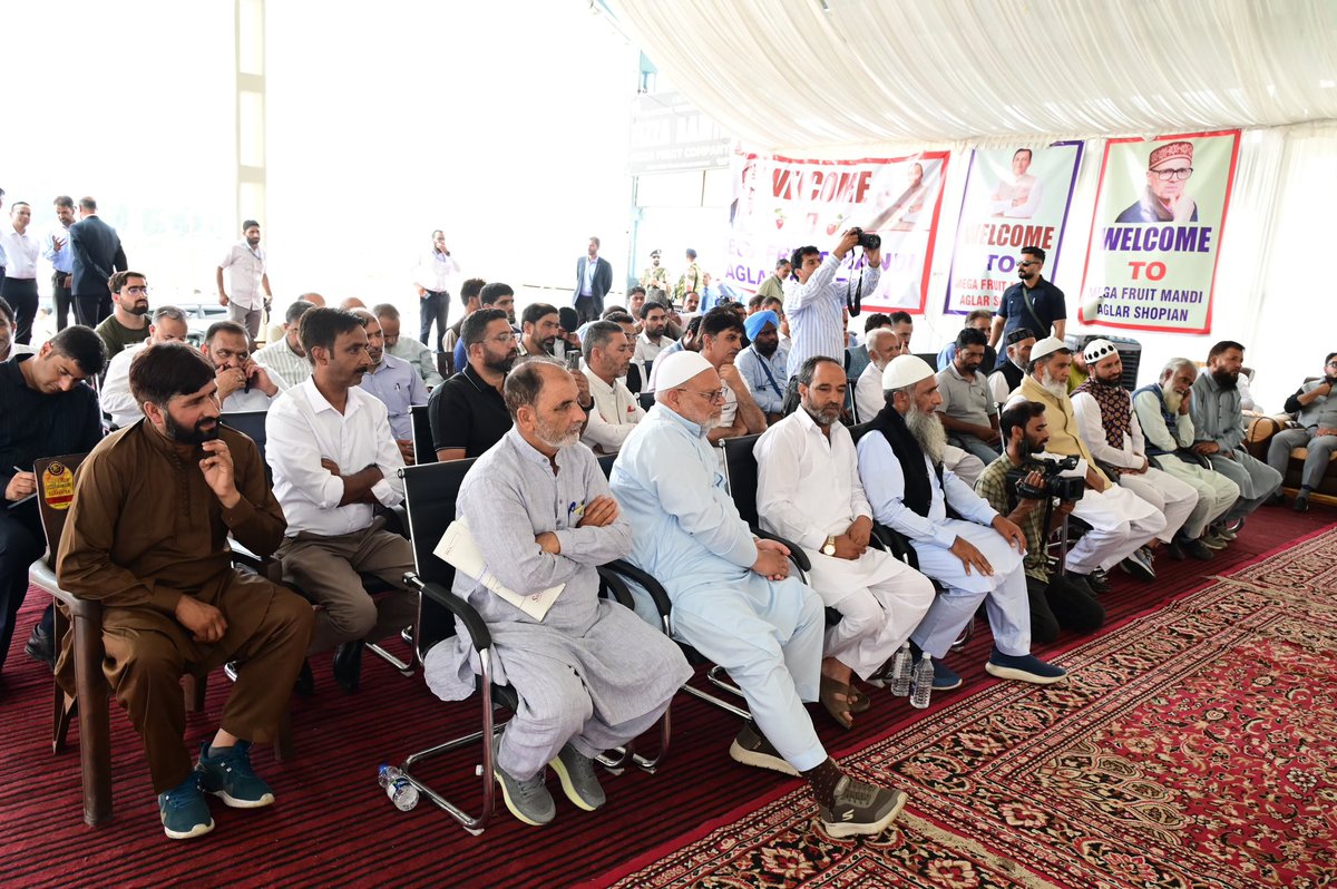 CM_JnK's tweet photo. Chief Minister today laid the foundation stone of an Auction Platform at the Mega Fruit & Vegetable Mandi, Aglar, Shopian, to be constructed at a cost of ₹3.12 crore. The facility will strengthen marketing infrastructure, improve trading efficiency and benefit fruit growers across the region.

He also interacted with fruit growers, who raised issues relating to horticulture, marketing, infrastructure and growers' welfare. The Chief Minister gave a patient hearing and assured them that their genuine concerns would be addressed in a time-bound manner.