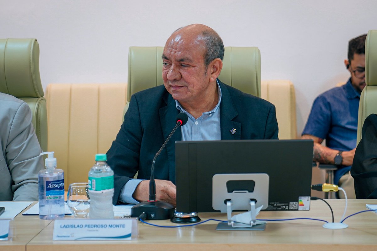 fecomercioap's tweet photo. 🔹 Fecomércio/AP realiza primeira reunião de Diretoria do mandato 2026-2030

👉 Leia mais: https://t.co/IndObbFrth https://t.co/cmj5rresZN