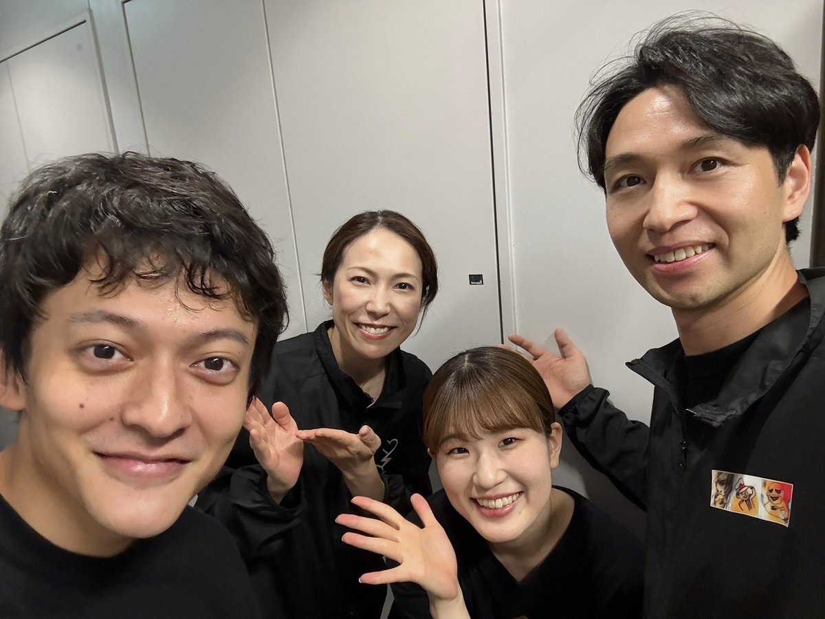 kohei_fukuyama's tweet photo. 夜公演。2ヶ月ぶりの復帰戦でした。

いや〜緊張しました。が、懐かしい初演キャストと継続キャストとが入り混じった新たな形の『ハリー・ポッターと呪いの子』

なんだかワクワクしながら無事に公演を終えることができました！

ご来場ありがとうございました。最後まで突っ走ります！
#ハリポタ舞台 https://t.co/8RkCeTxtrh