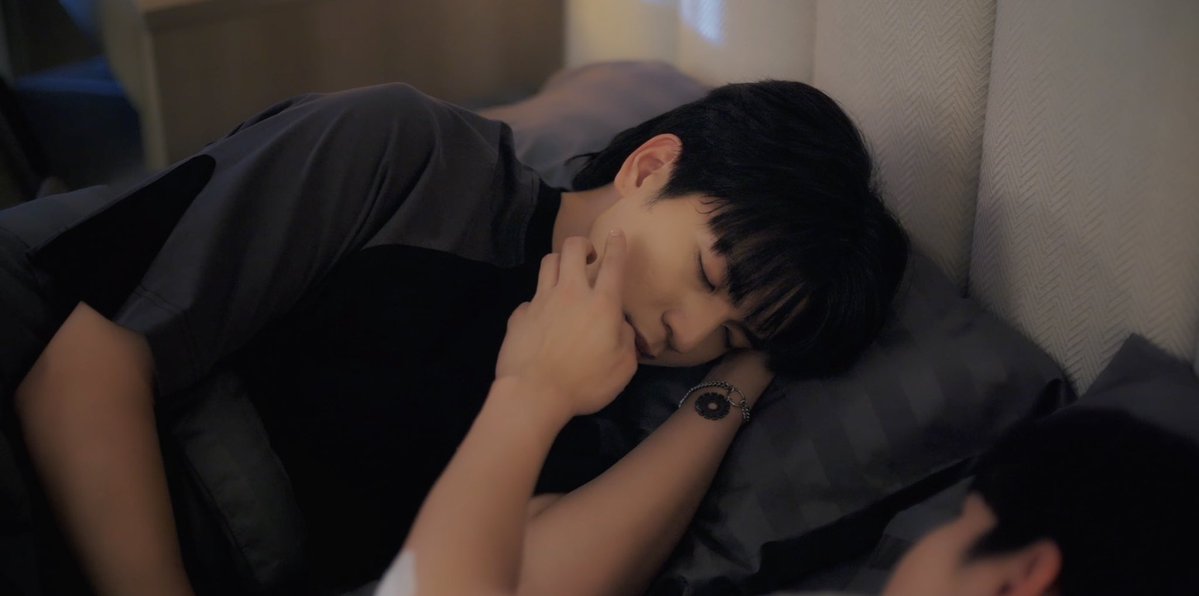 SaranPie's tweet photo. หลอกจิ้มแก้ม
LATELY ITS WINTER SEASON FINAL EP
#FoureverYou2FinalEP https://t.co/YRarvFmkOK
