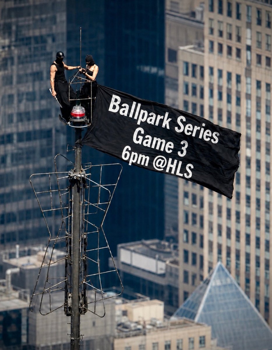 BatDogs17u's tweet photo. GRAB YOUR POPCORN!!! 🍿 Tonight is the night!!! Series tied 1-1, who will secure bragging rights? #HotDogs #JunkyardDogs #BallparkSeries #2ndAnnual
@BallparkHQ https://t.co/naJ2Z1mAnY