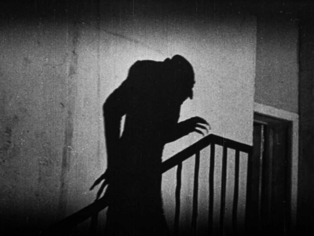 FincherAnalyst's tweet photo. @Astro_Ryan_ The Game (David Fincher, 1997) / Nosferatu (F. W. Murnau, 1922) https://t.co/MZNDDIiIUo