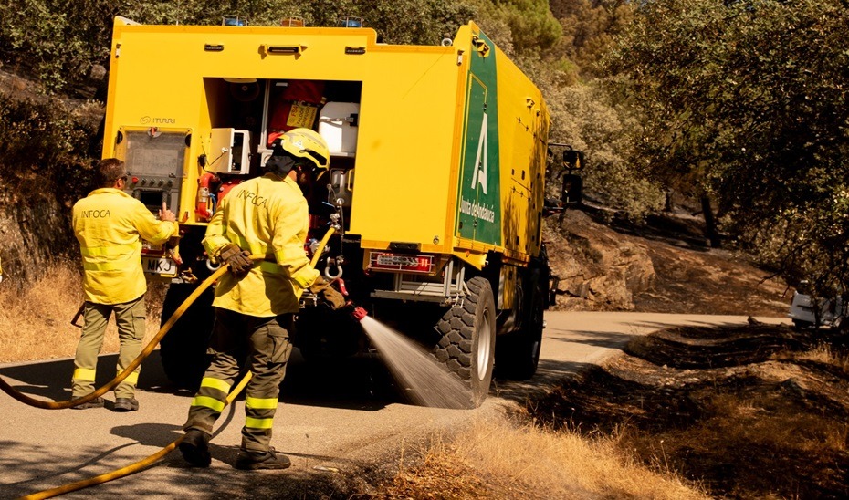 E112Andalucia's tweet photo. 🔴 El @Plan_INFOCA baja a preemergencia y regresan todos los desalojados por el #IFSantaElena

➡️ Toda la información la tienes en el siguiente enlace⬇️

https://t.co/ASH4qTBBgN https://t.co/7x5CepZmn3