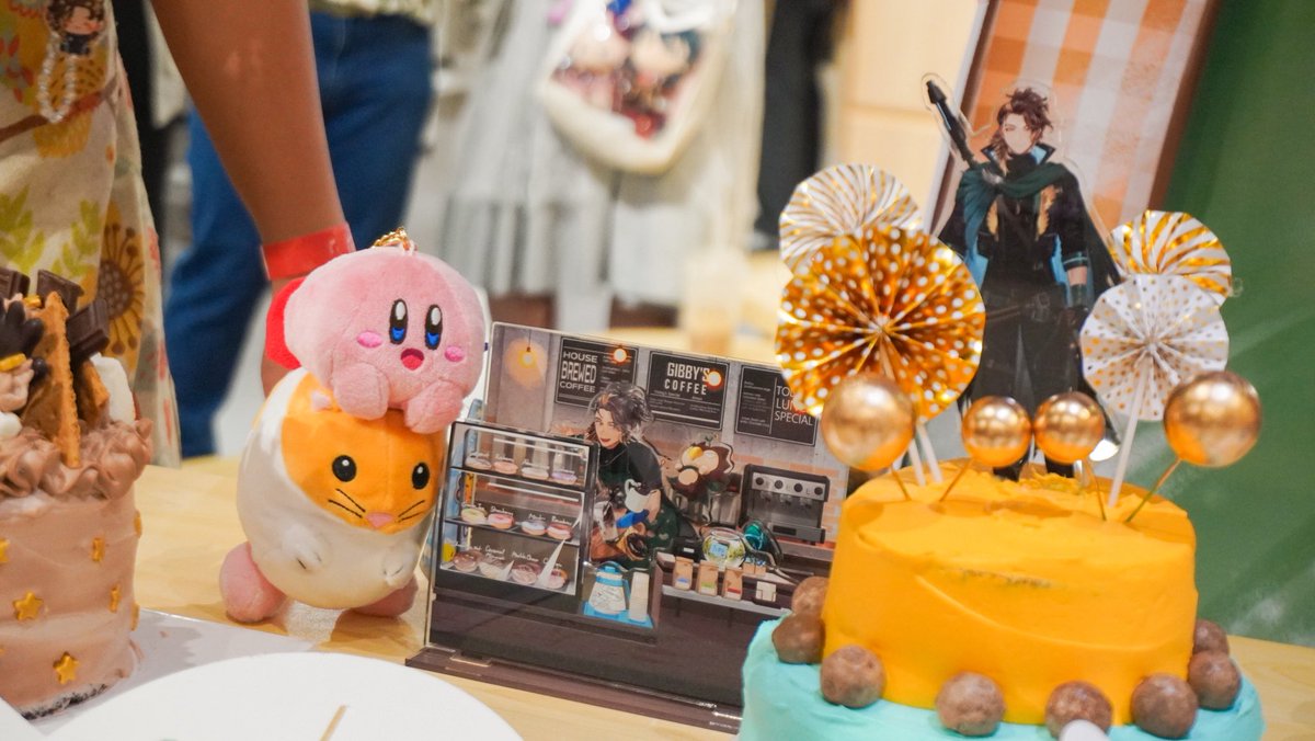 OfficialBubhub's tweet photo. HAPPY BIRTHDAY, @goldbullet_en! 💚 ⋆˙⟡

After months of brewing plans and baking them into reality, PH Bubbies would love to present… 𝗪𝗶𝘁𝗵 𝗟𝗼𝘃𝗲, 𝗕𝗮𝗸𝗲𝗕𝘂𝗹𝗹𝗲𝘁 𝟮𝟬𝟮𝟲 🦅🍰

https://t.co/fR7uCAAXE8

#WithLoveforBakeBullet #HappyBirthdayGribby #GBArt https://t.co/xOxCCyMv9l