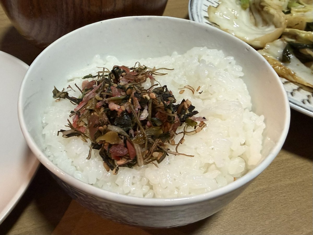 karemeshiumai's tweet photo. お土産色々と家にあるもので晩御飯 https://t.co/Bo4P0fnhk9