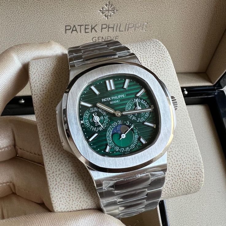MensFashionGeek's tweet photo. Patek phillipe collection. https://t.co/yhJACkxYFC